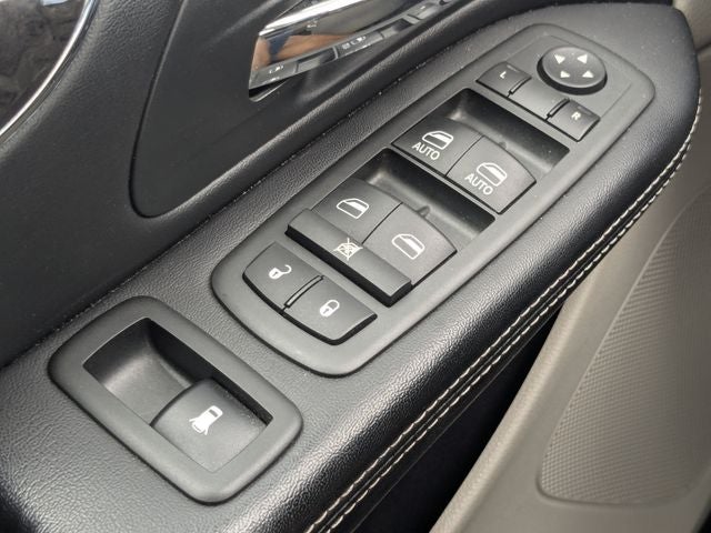 2012 Chrysler Town & Country Touring