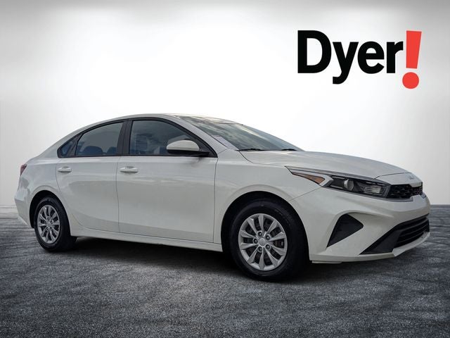 2022 Kia Forte FE AT's photo