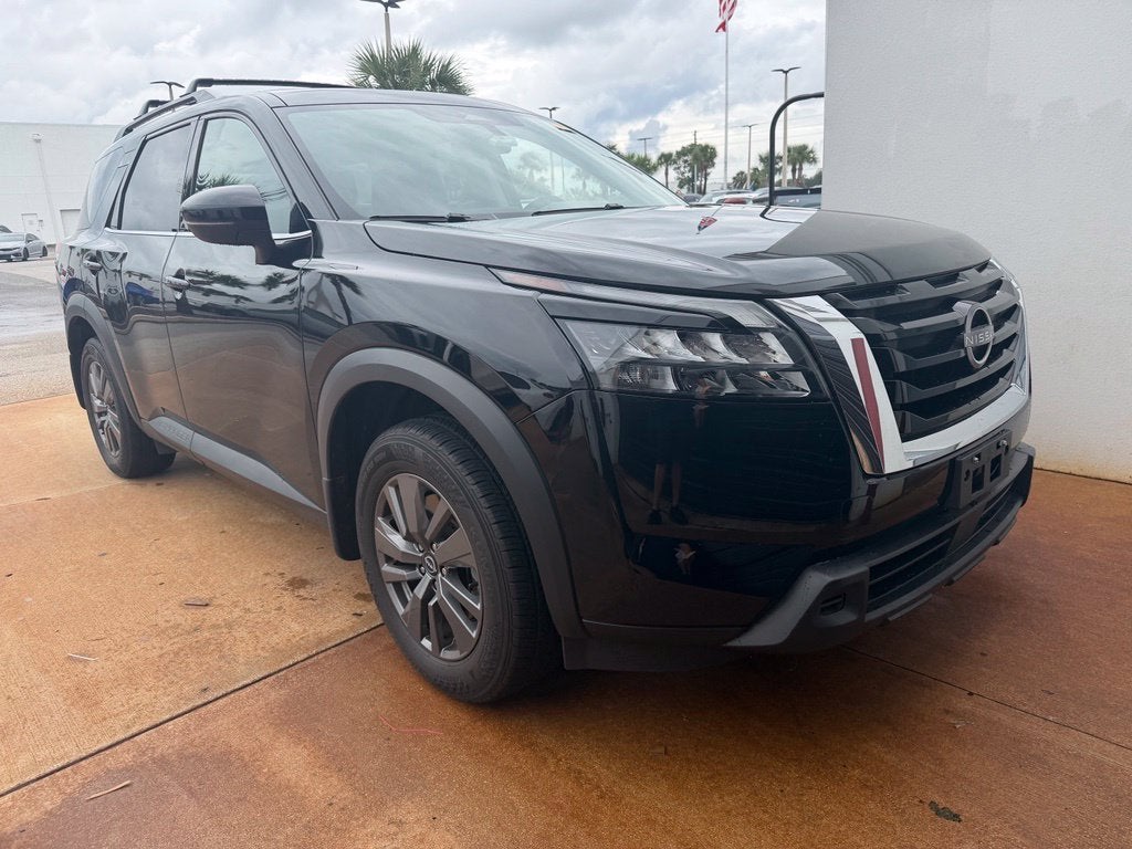 2024 Nissan Pathfinder SV