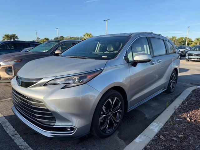 2025 Toyota Sienna Platinum 7 Passenger