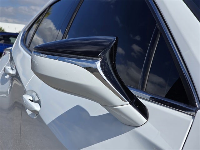 2024 Lexus UX 250h F SPORT Design