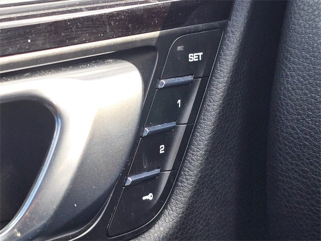 2021 Porsche Macan Base