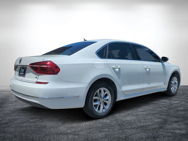 2017 Volkswagen Passat 1.8T S