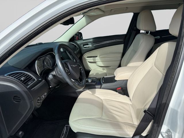 2016 Chrysler 300 Limited