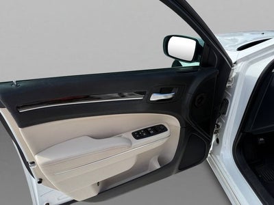 2016 Chrysler 300 Limited