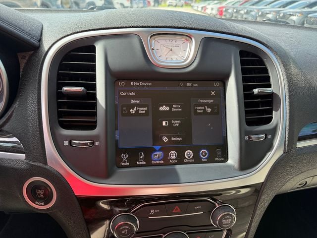 2016 Chrysler 300 Limited