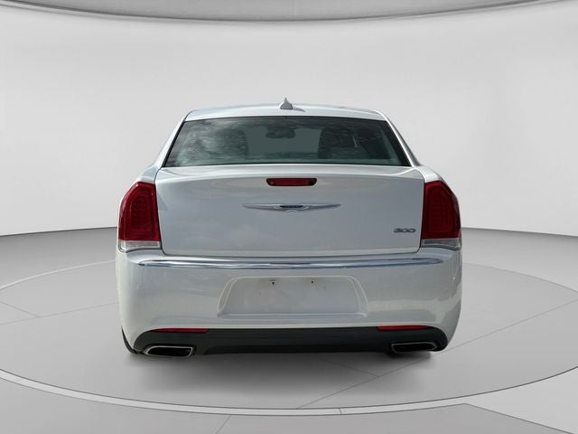 2016 Chrysler 300 Limited