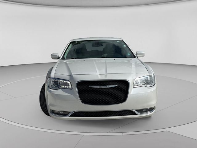 2016 Chrysler 300 Limited