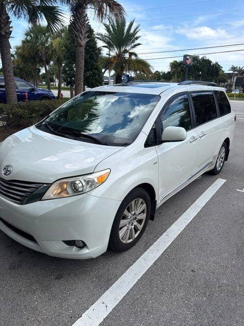 2017 Toyota Sienna XLE 7 Passenger