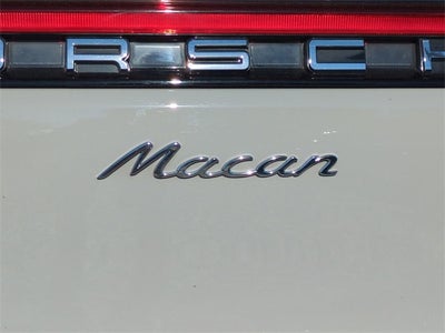 2025 Porsche Macan Base