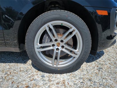 2023 Porsche Macan Base