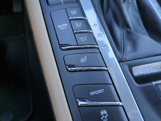 2021 Porsche Macan Base