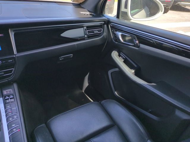 2021 Porsche Macan Base
