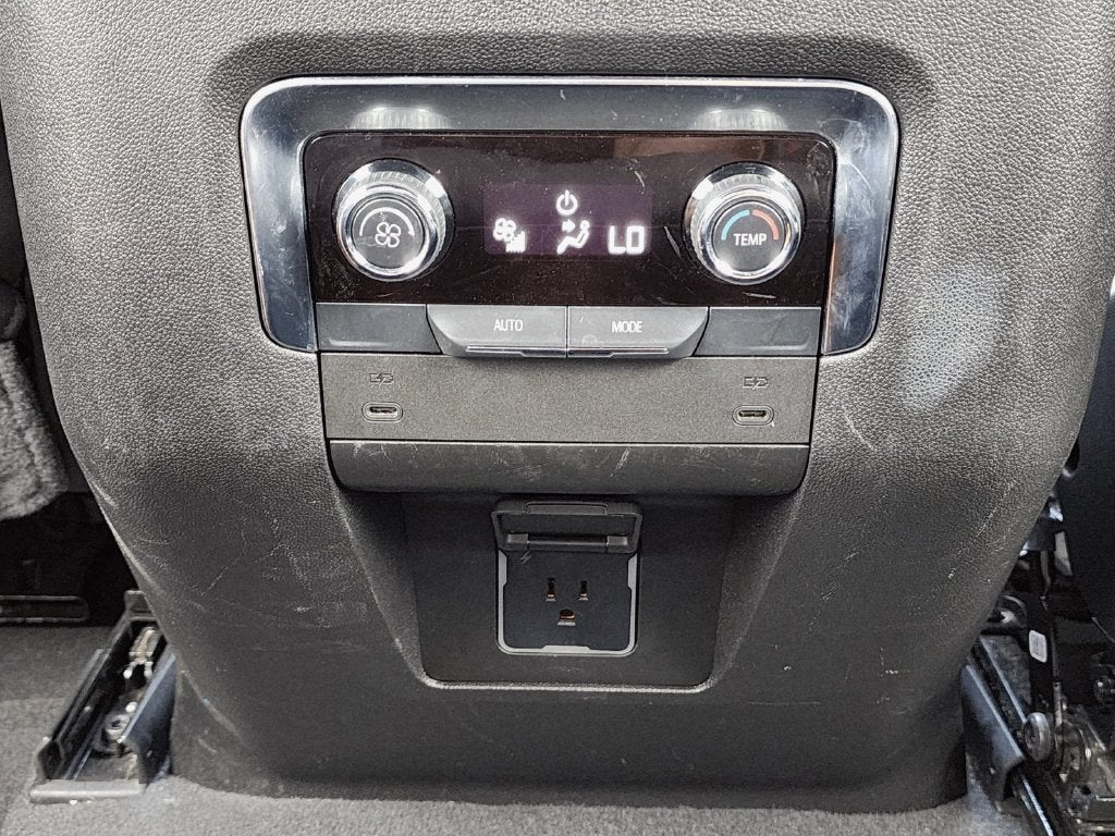 2025 Chevrolet Suburban LT