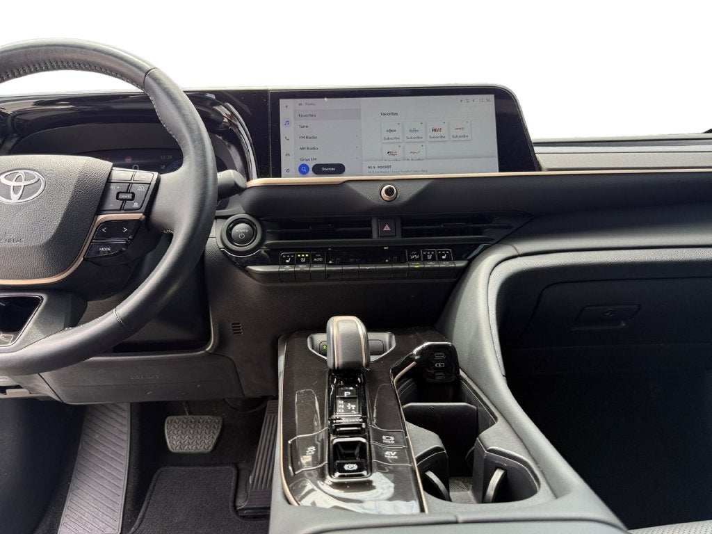 2025 Toyota Crown Signia Limited