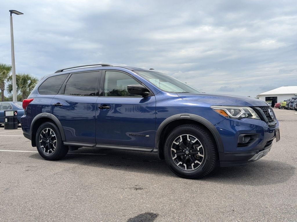 2020 Nissan Pathfinder SV