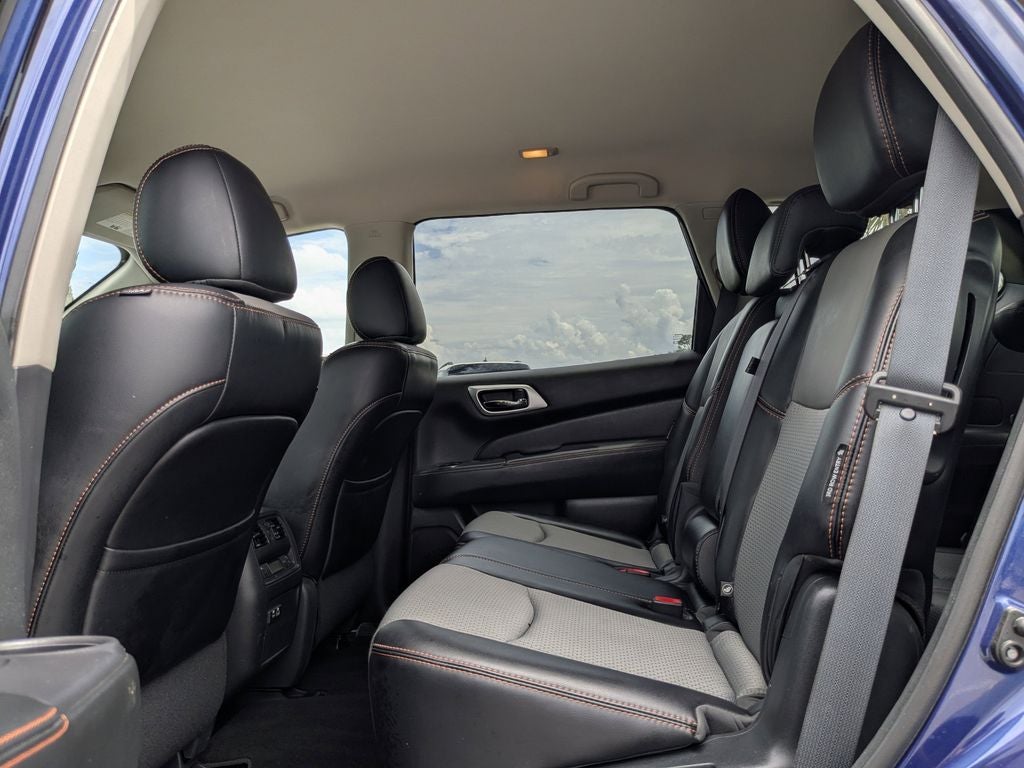 2020 Nissan Pathfinder SV