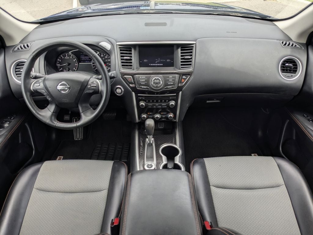 2020 Nissan Pathfinder SV