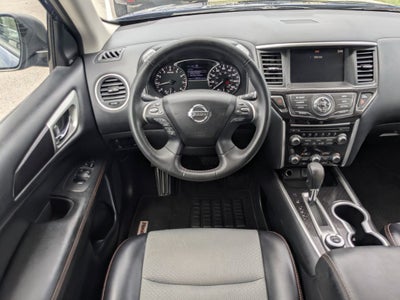 2020 Nissan Pathfinder SV