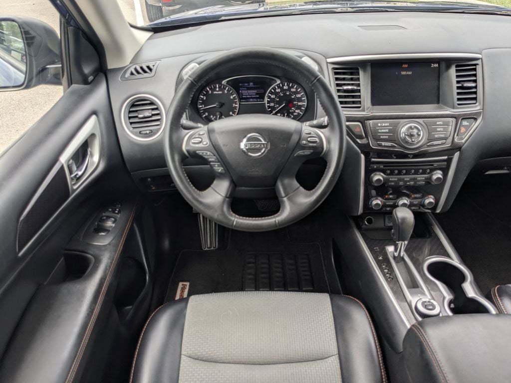 2020 Nissan Pathfinder SV
