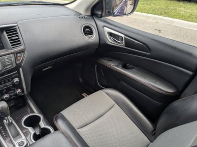 2020 Nissan Pathfinder SV