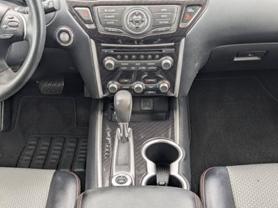 2020 Nissan Pathfinder SV