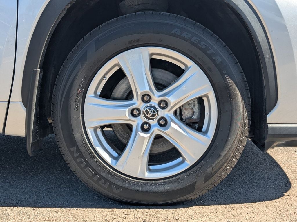 2023 Toyota Highlander LE