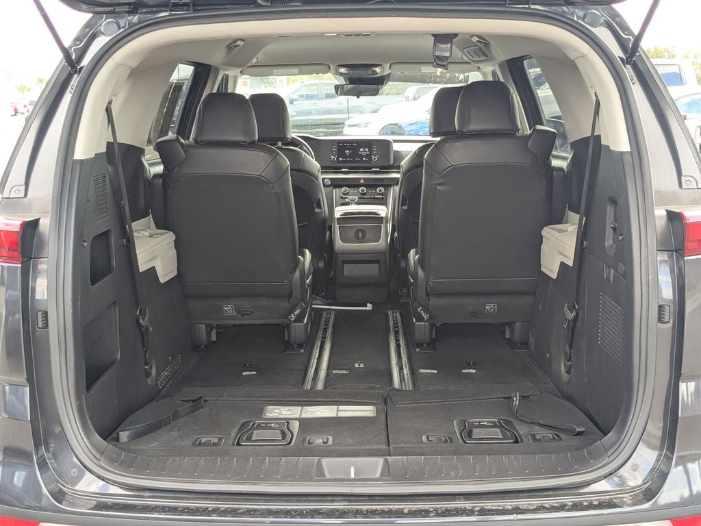 2024 Kia Carnival LX