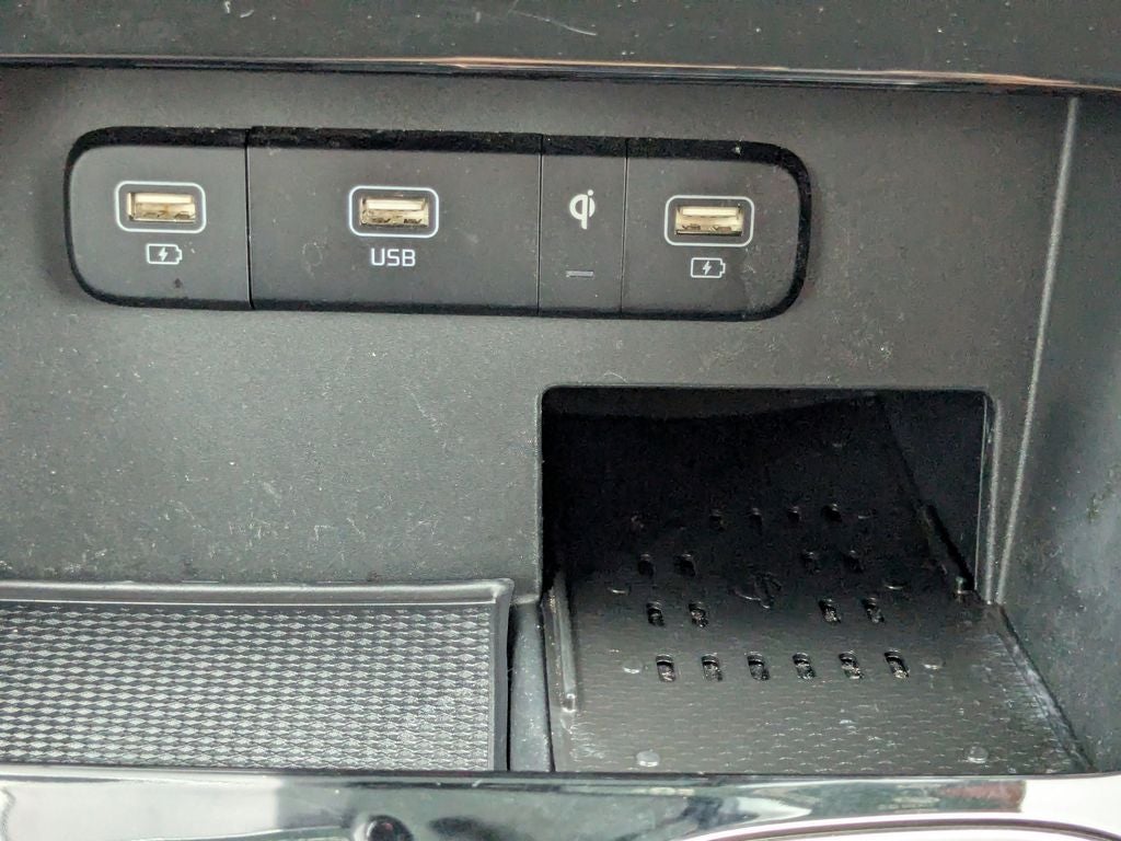 2022 Kia Carnival SX
