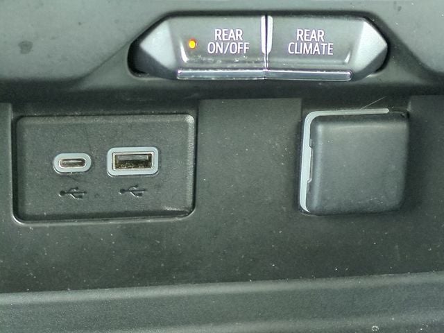 2023 Chevrolet Suburban LS