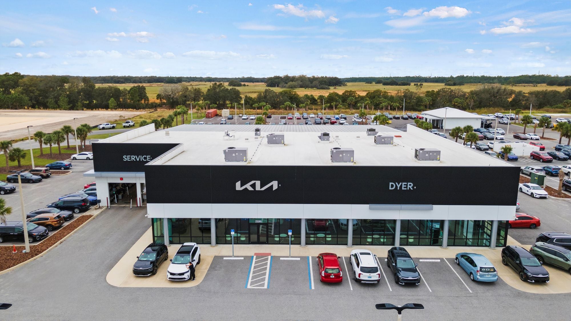  Fachada del concesionario Dyer Kia Lake Wales
